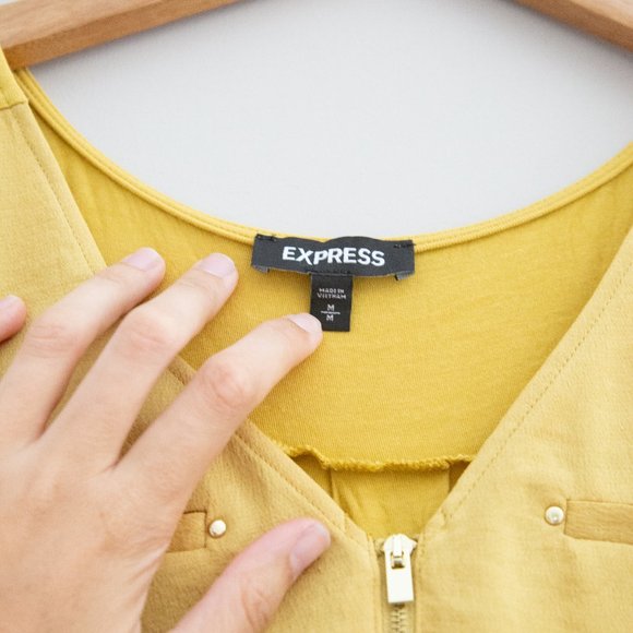 Yellow Express Hudson Tank Gold Tone Hardware - Picture 2 of 3